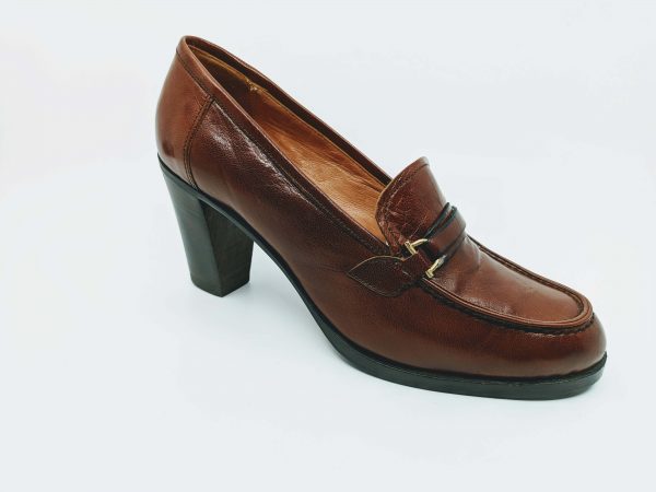Vintage authentic heeled loafers