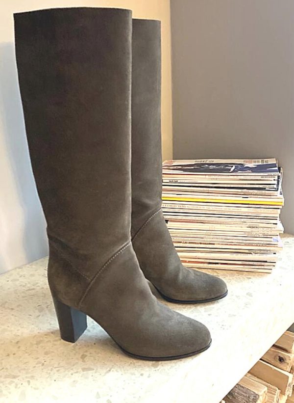 High Knee Boots In Brown Suede