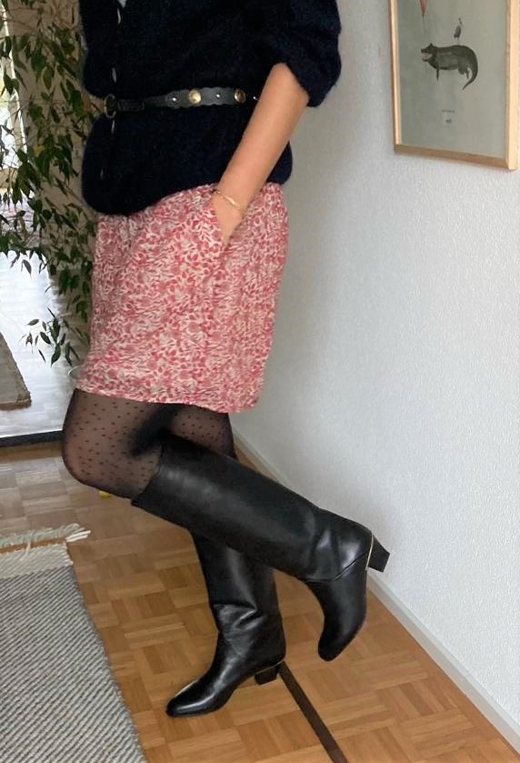 Black boots with low heels